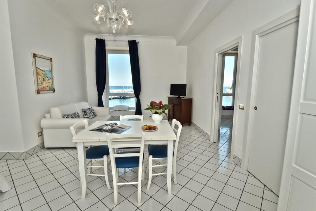 Palazzo Dogana Rooms Агрополи Экстерьер фото